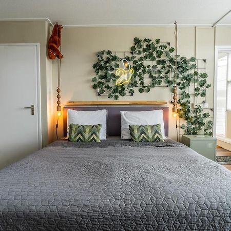 The Lion King - 6 Person Linked Apartment With Roof Terrace Groningen Bagian luar foto