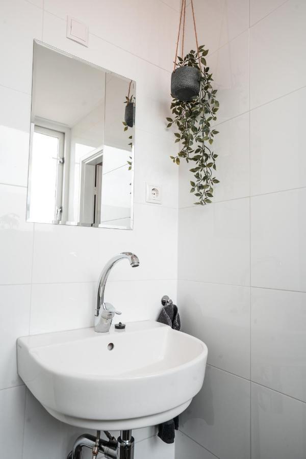 The Lion King - 6 Person Linked Apartment With Roof Terrace Groningen Bagian luar foto