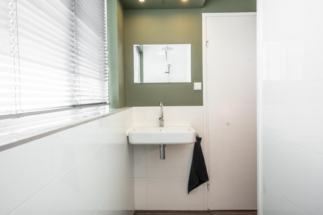 The Lion King - 6 Person Linked Apartment With Roof Terrace Groningen Bagian luar foto