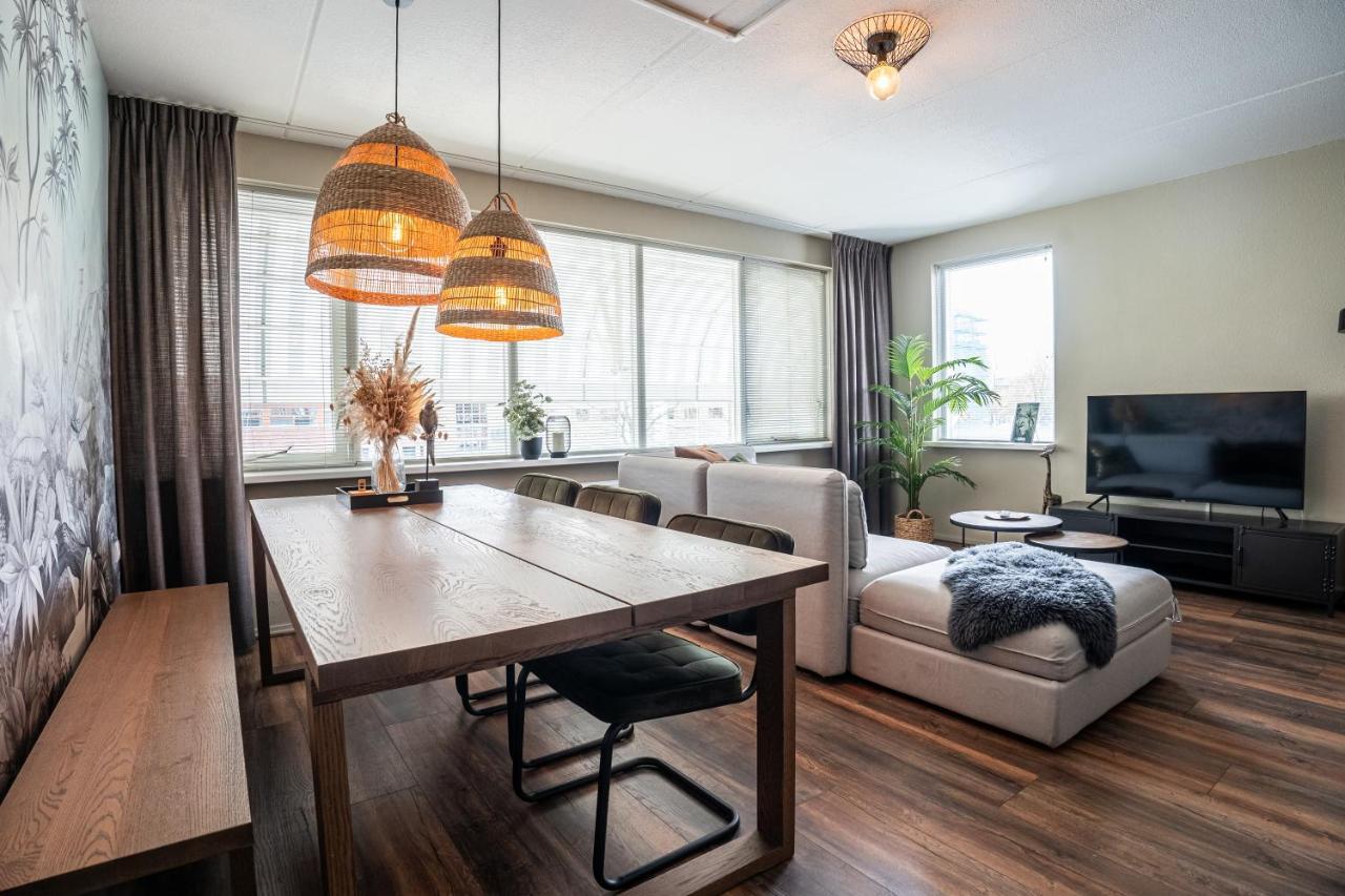 The Lion King - 6 Person Linked Apartment With Roof Terrace Groningen Bagian luar foto