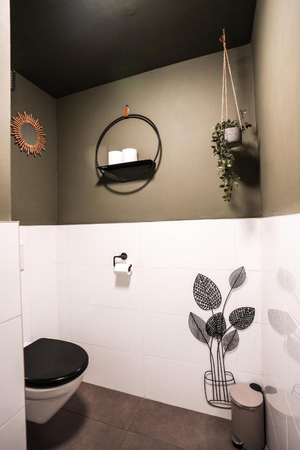 The Lion King - 6 Person Linked Apartment With Roof Terrace Groningen Bagian luar foto