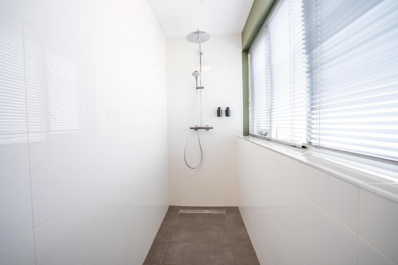 The Lion King - 6 Person Linked Apartment With Roof Terrace Groningen Bagian luar foto