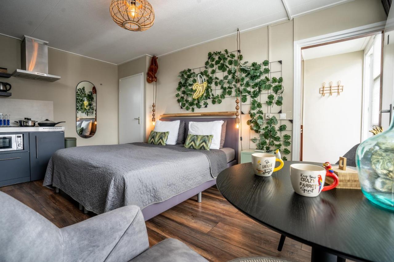 The Lion King - 6 Person Linked Apartment With Roof Terrace Groningen Bagian luar foto