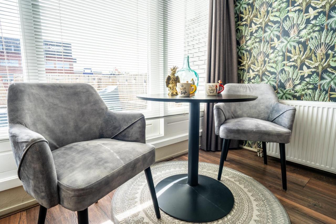 The Lion King - 6 Person Linked Apartment With Roof Terrace Groningen Bagian luar foto